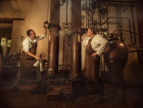 Jenever ruiken, mixen en stoken (Foto: Kris Van De Sande)