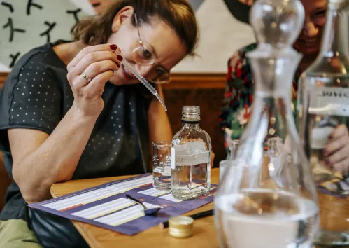 Maak je eigen jenever in het Jenevermuseum